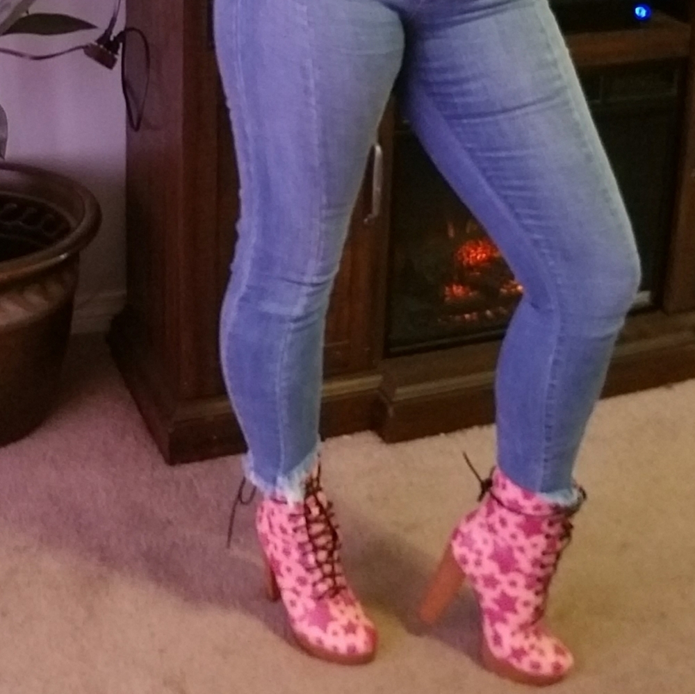 Pink Star Bootie - Picture 2 of 3